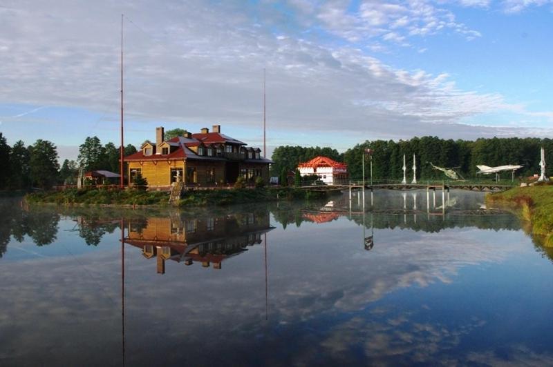 Malibu Lublin Hotel Exterior foto